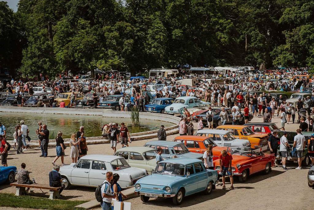Veteranfest ve slavkovském zámeckém parku