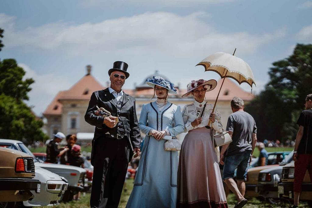Veteranfest ve slavkovském zámeckém parku