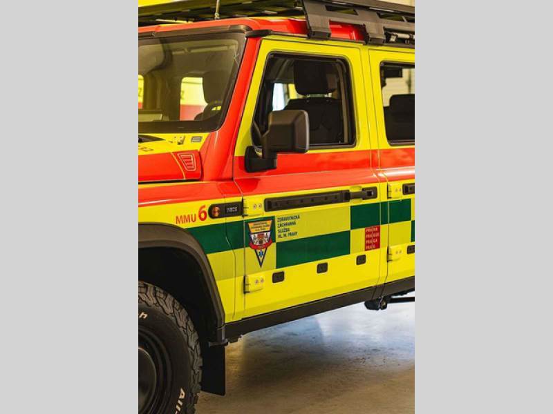 Foto: Dajbych 4x4/Ivo Trzaskalik Praha – Nový vůz pražských záchranářů – Ineos Grenadier v úpravě Ambulance.