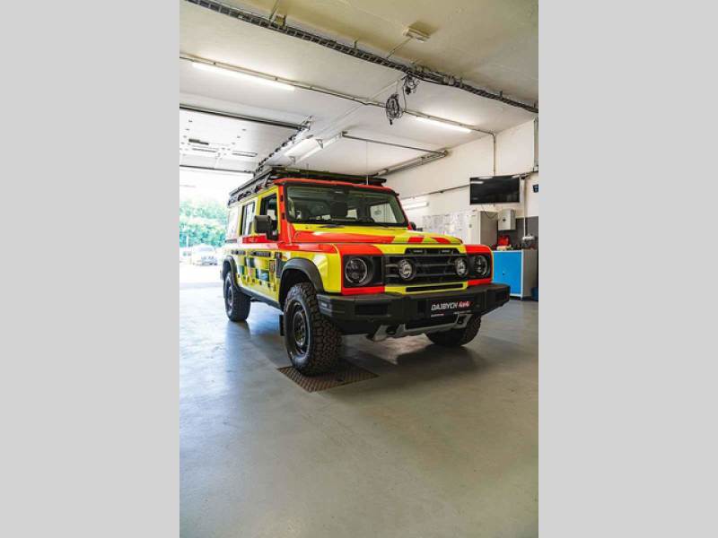 Foto: Dajbych 4x4/Ivo Trzaskalik Praha – Nový vůz pražských záchranářů – Ineos Grenadier v úpravě Ambulance.