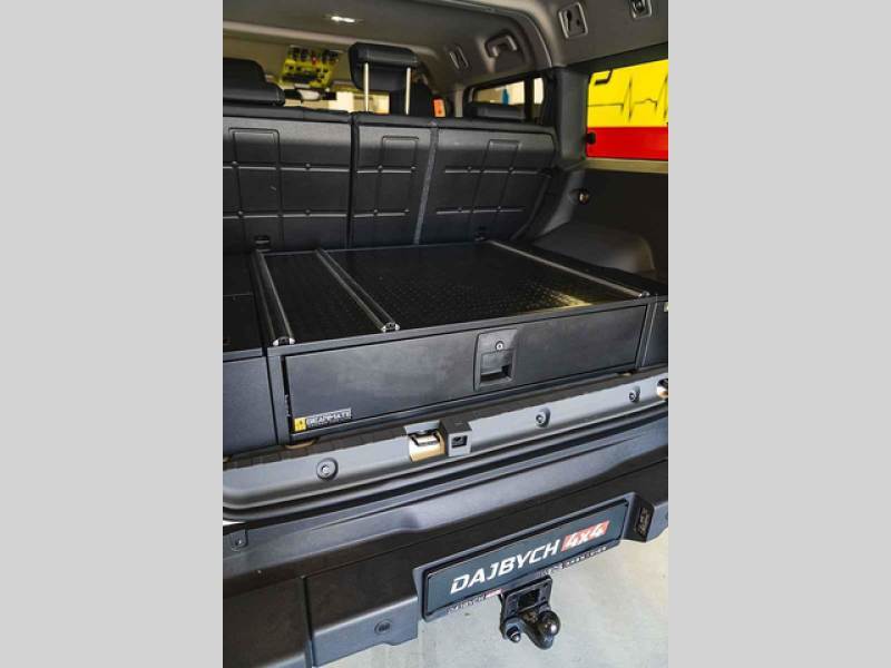 Foto: Dajbych 4x4/Ivo Trzaskalik Praha – Nový vůz pražských záchranářů – Ineos Grenadier v úpravě Ambulance.