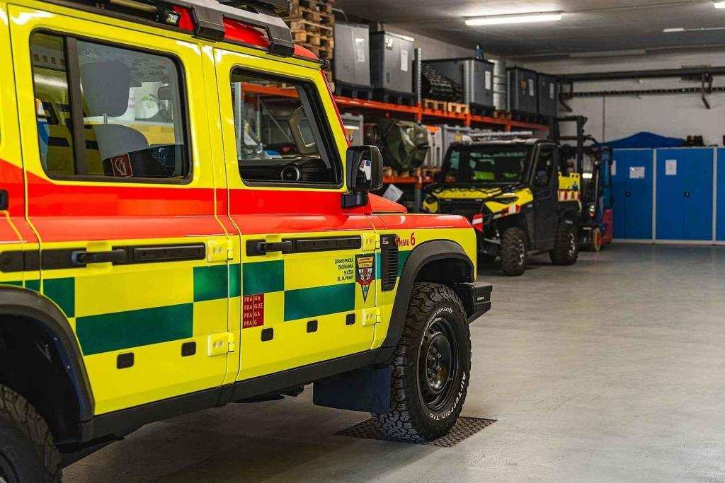 Foto: Dajbych 4x4/Ivo Trzaskalik Praha – Nový vůz pražských záchranářů – Ineos Grenadier v úpravě Ambulance.