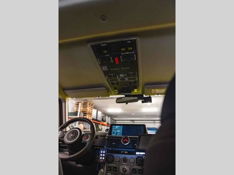 Foto: Dajbych 4x4/Ivo Trzaskalik Praha – Nový vůz pražských záchranářů – Ineos Grenadier v úpravě Ambulance.