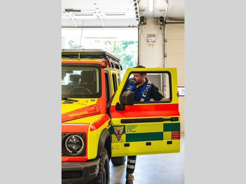 Foto: Dajbych 4x4/Ivo Trzaskalik Praha – Nový vůz pražských záchranářů – Ineos Grenadier v úpravě Ambulance.