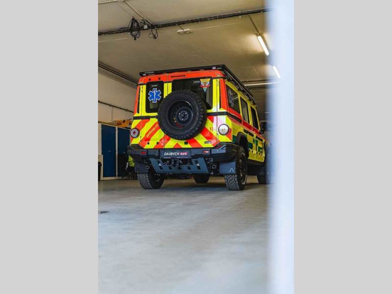 Foto: Dajbych 4x4/Ivo Trzaskalik Praha – Nový vůz pražských záchranářů – Ineos Grenadier v úpravě Ambulance.
