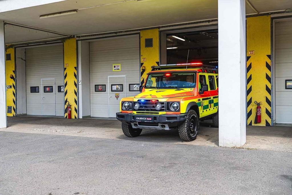 Foto: Dajbych 4x4/Ivo Trzaskalik Praha – Nový vůz pražských záchranářů – Ineos Grenadier v úpravě Ambulance.