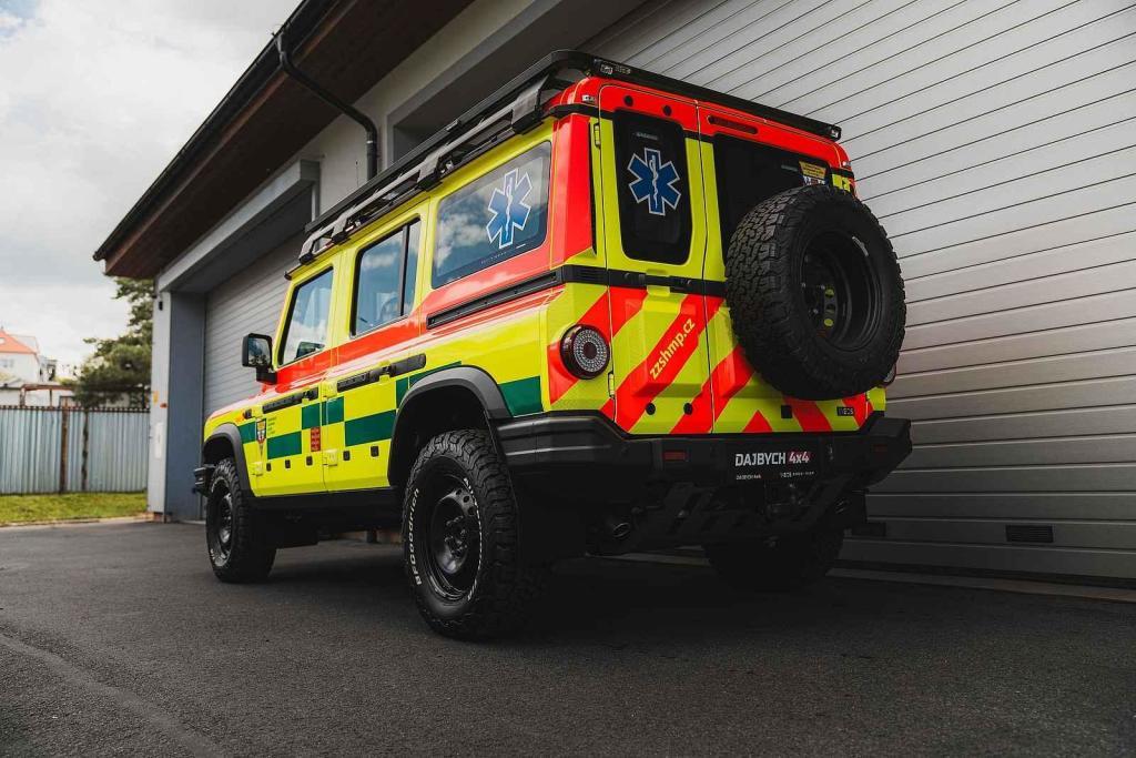 Foto: Dajbych 4x4/Ivo Trzaskalik Praha – Nový vůz pražských záchranářů – Ineos Grenadier v úpravě Ambulance.