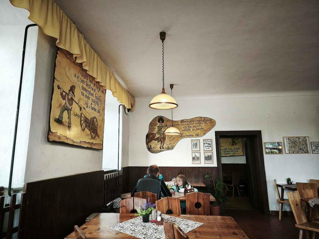 Motorest U kanonýra Jabůrka v Sadové.