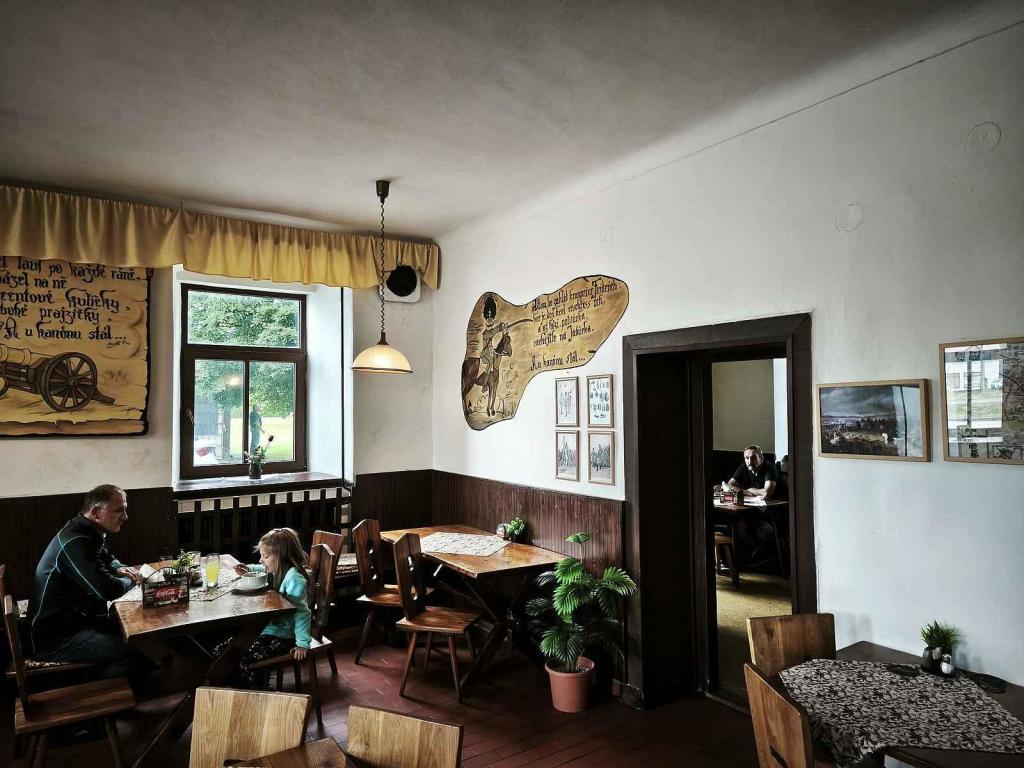 Motorest U kanonýra Jabůrka v Sadové.