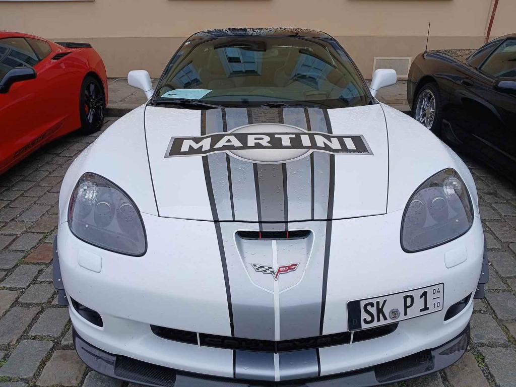 V Plzeňském Prazdroji si dali sraz příznivci amerických sportovních vozů Corvette.