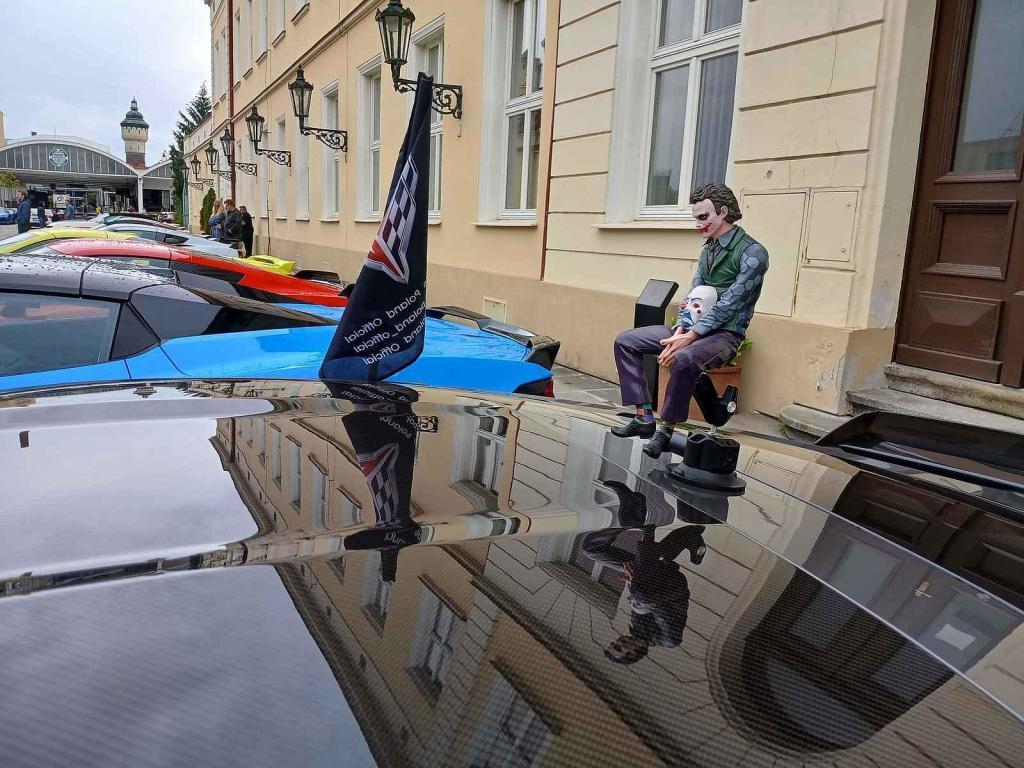 V Plzeňském Prazdroji si dali sraz příznivci amerických sportovních vozů Corvette.
