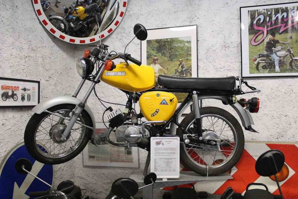 V obci Žabovřesky nad Ohří na Litoměřicku se nachází největší sbírka motocyklů a výrobků značky Simson v České republice a druhá největší sbírka v Evropě.