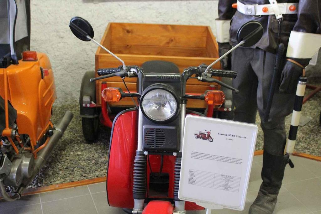 Rikša Simson SD 50 Albatros z roku 1992.