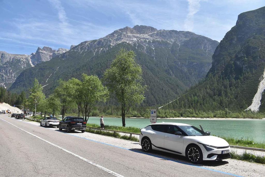 Zastavili jsme i u italského jezera Lago di Landro.