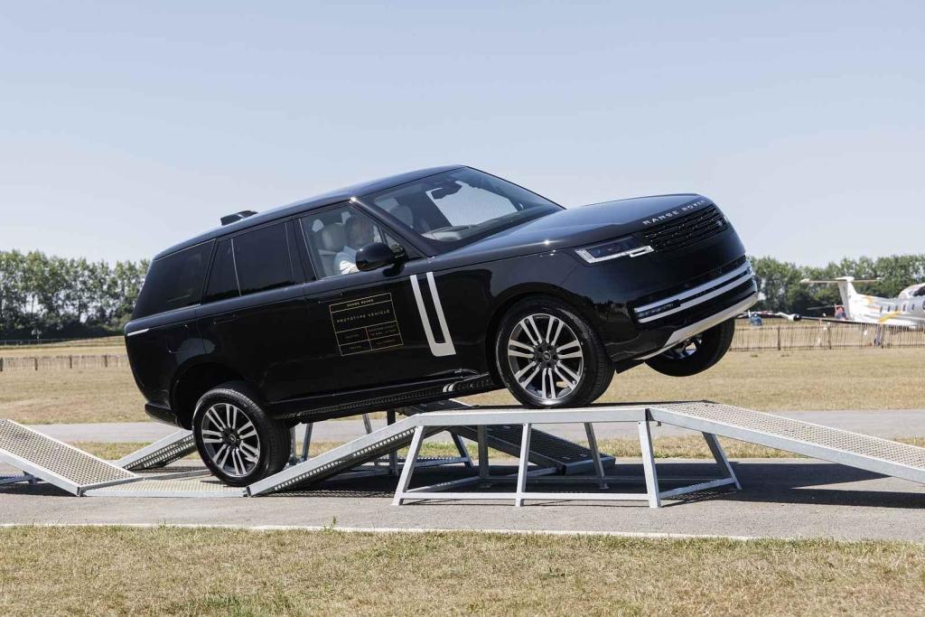 Elektrický Range Rover by se měl na trhu objevit už v letošním roce.