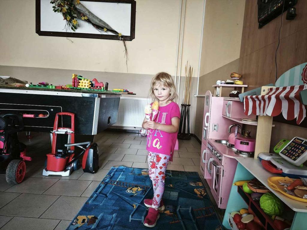 A co děti, mají si kde hrát? V motorestu Stradouň určitě. Je tu rozlehlý dětský koutek.