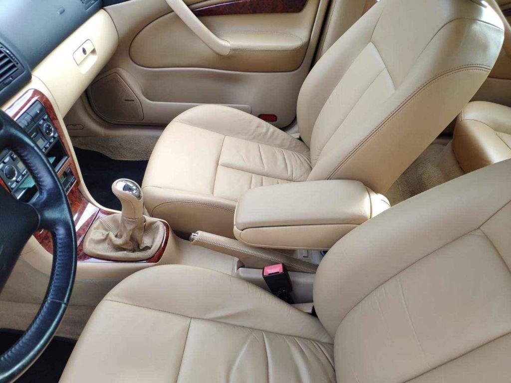 Interiér raritního vozu Škoda Octavia Long.