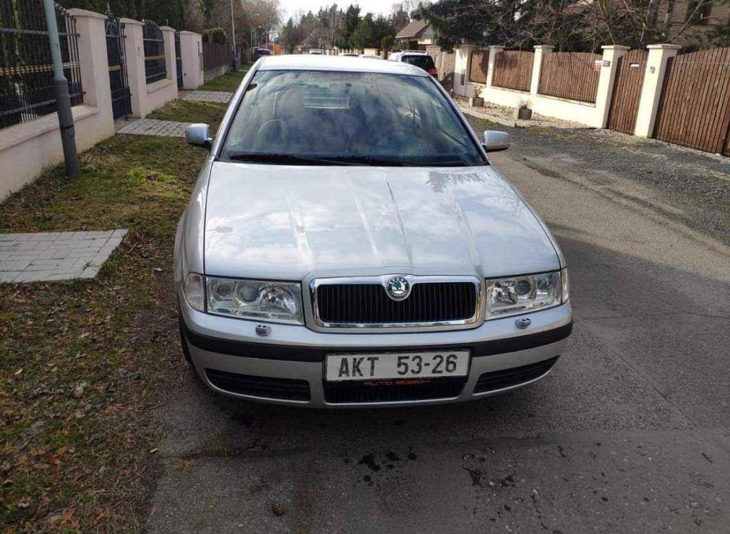 Do elektronické dražby totiž míří unikátní Škoda Octavia Long ve výbavě Laurin & Klement.