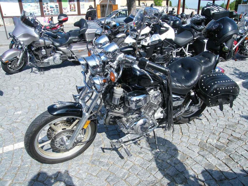 Yamaha Virago XV 1100 v plné výbavě.