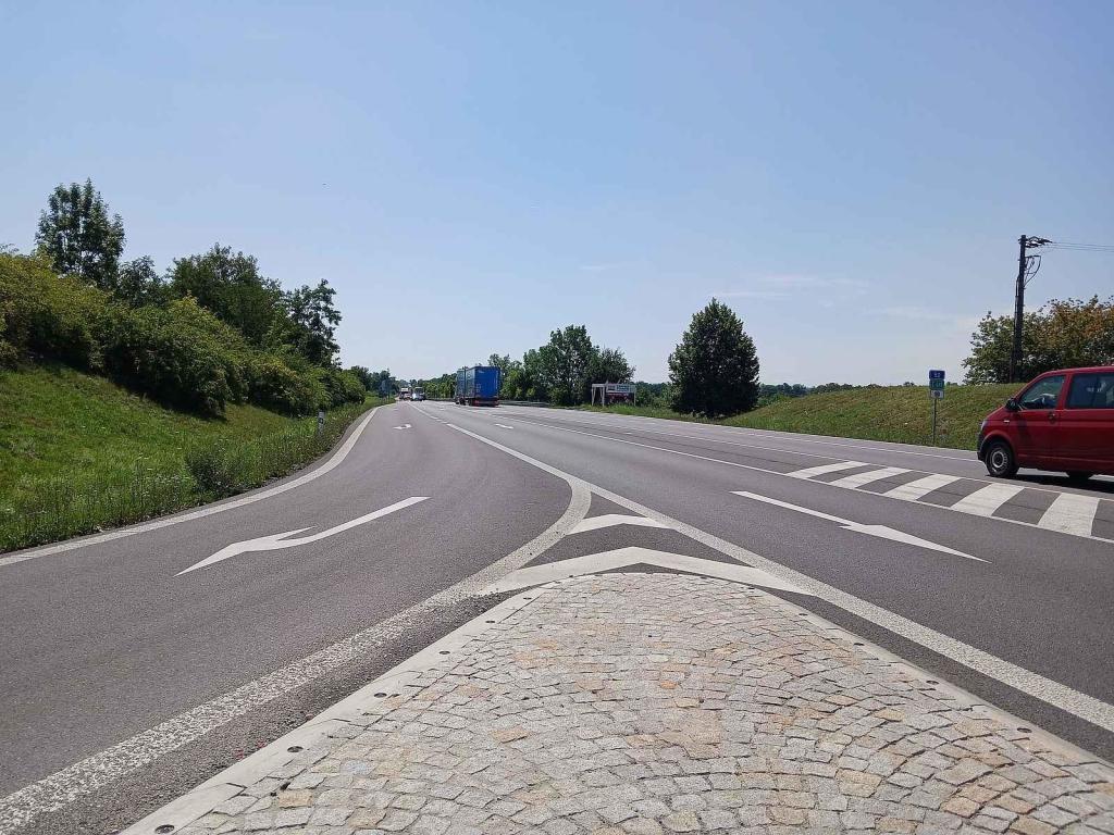 Místo dvou pruhů nová dálnice. Automobilová doprava z Brna do Vídně by se měla zkrátit o třicet minut.