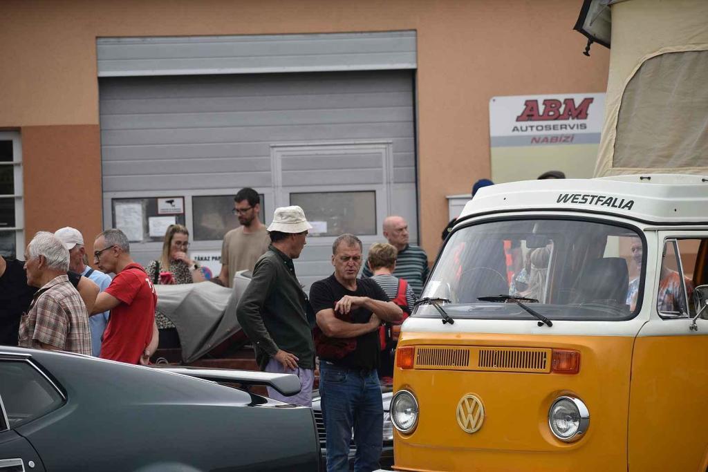 Hippies v broučku, Velorex i Praga ozdobily sraz veteránů v Rožnově pod Radhoštěm.