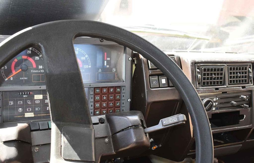 Palubní deska byla rovněž na odpovídající úrovni.