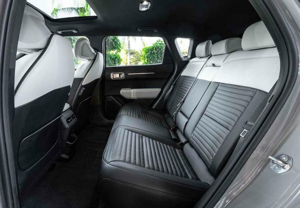 A platí to také o druhé řadě sedaček.