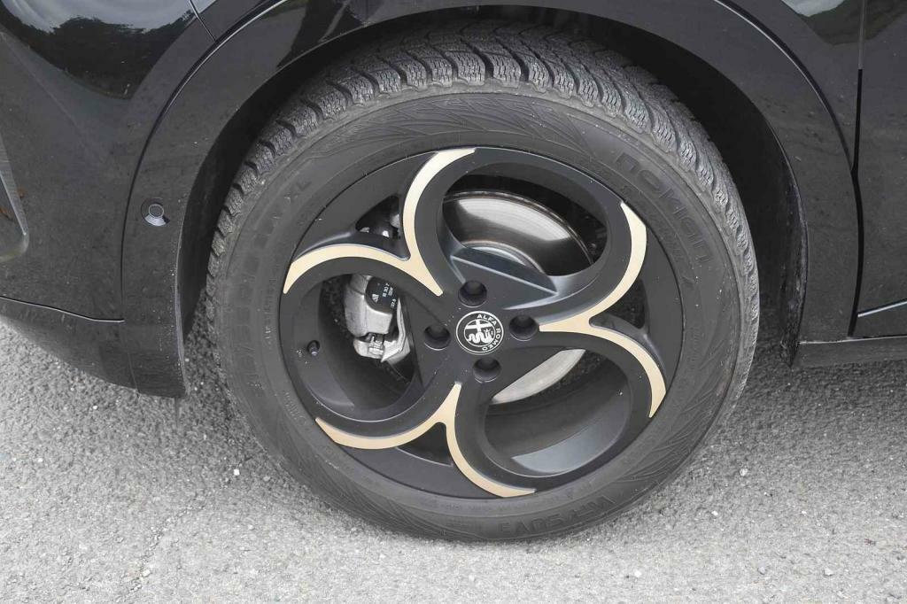 Motiv kruhů je u Alfy Romeo častý.