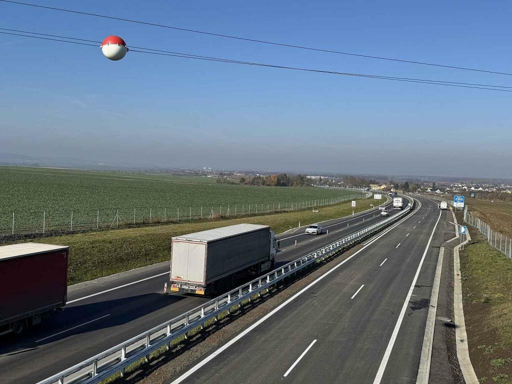 Dokončovaný západní obchvat Olomouce (D35 Křelov–Slavonín)