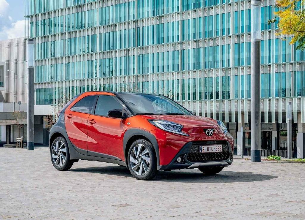 Toyota Aygo X - od 385 000 Kč.