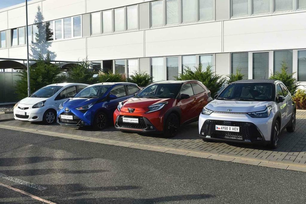 Všechny čtyři kolínské generace Ayga pohromadě.