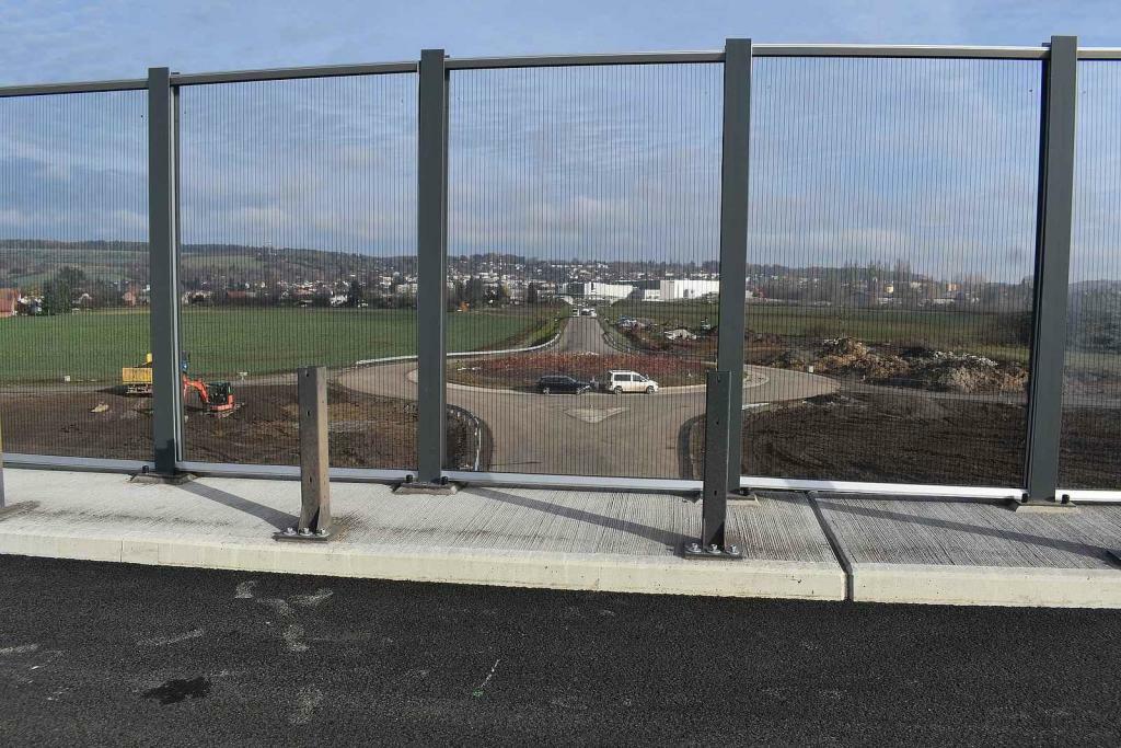 A tady se bude u Hořic končit.