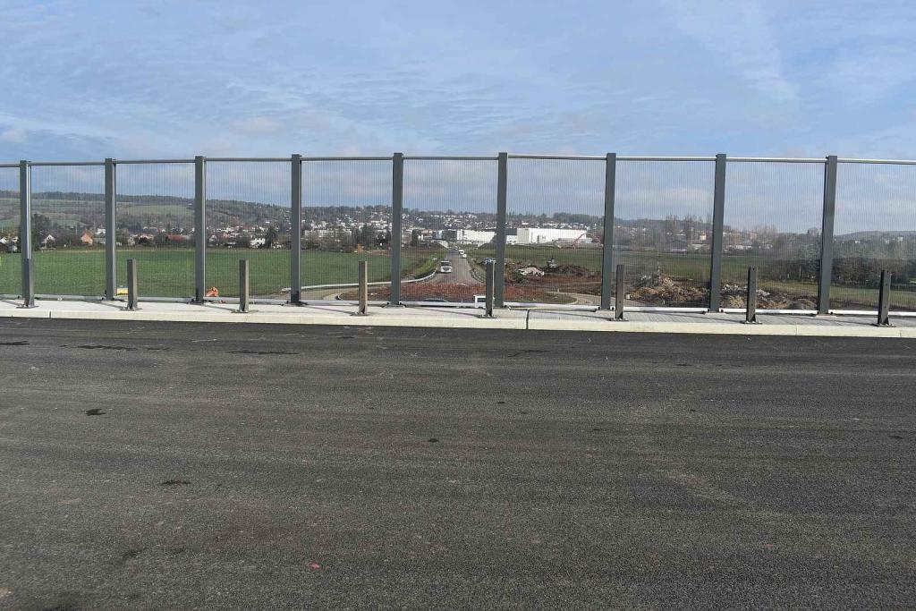 A tady se bude u Hořic končit.