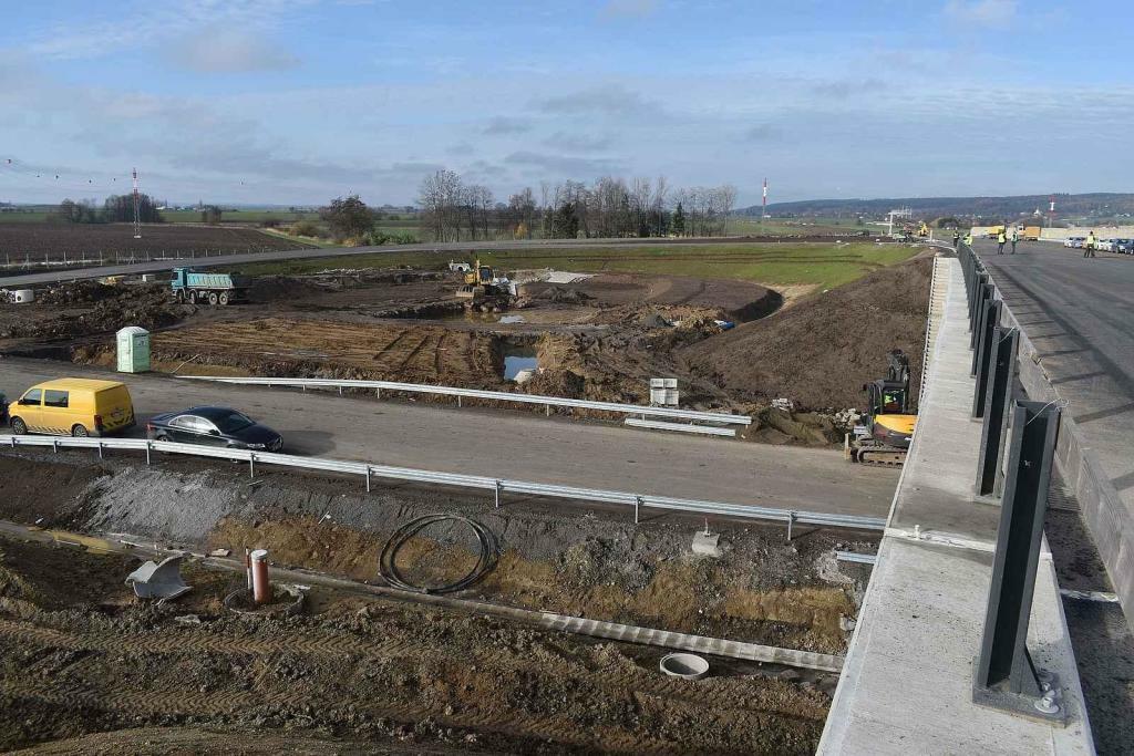 A tady se bude u Hořic končit.