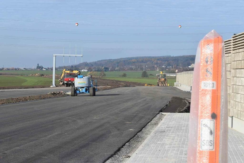 A tady se bude u Hořic končit.