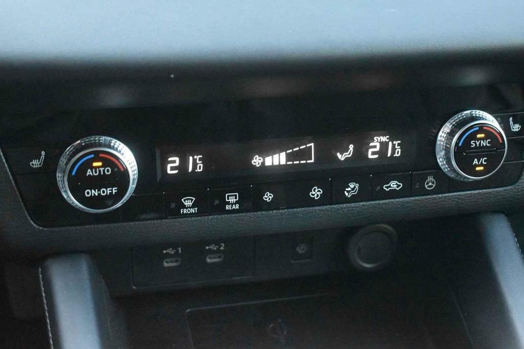 Klasické ovládání klimatizace.