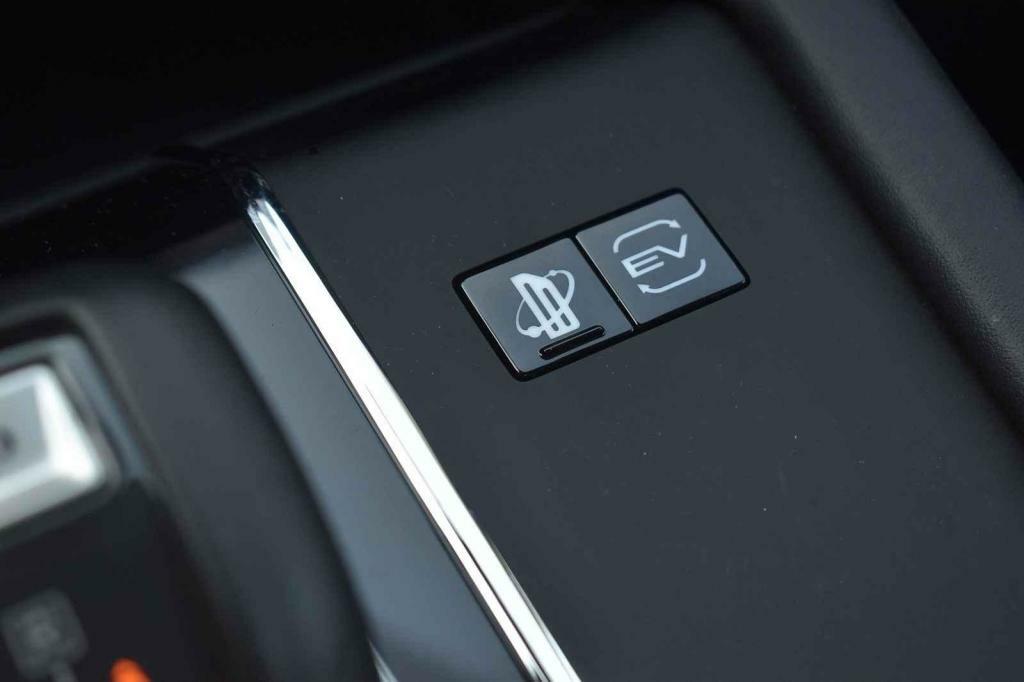 Zde lze navolit čistě elektrický mód.