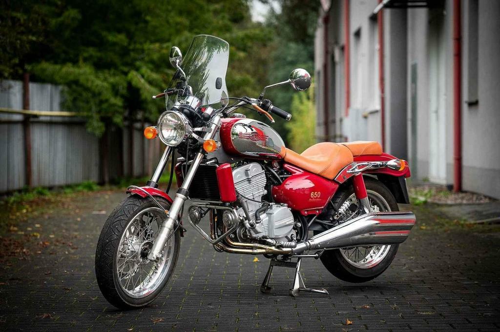 Jawa 650 limited pro politické prominenty a byznysmeny, se prodala za 525 tisíc korun.