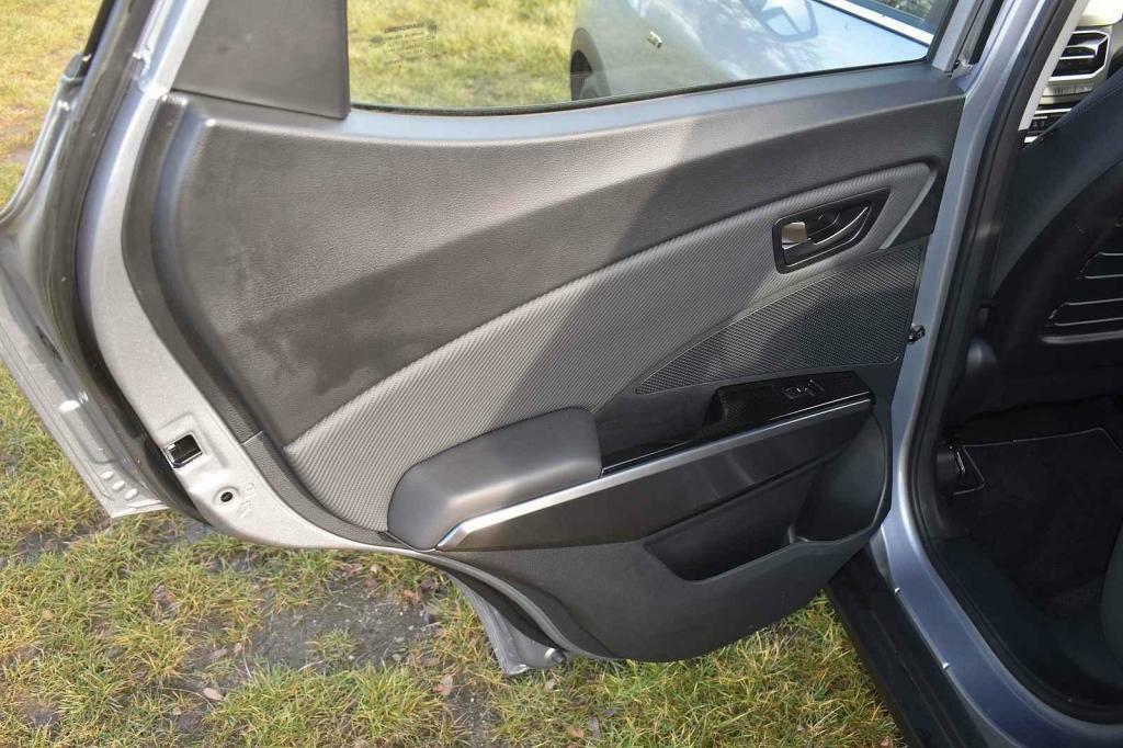 Platí i o těch zadních.