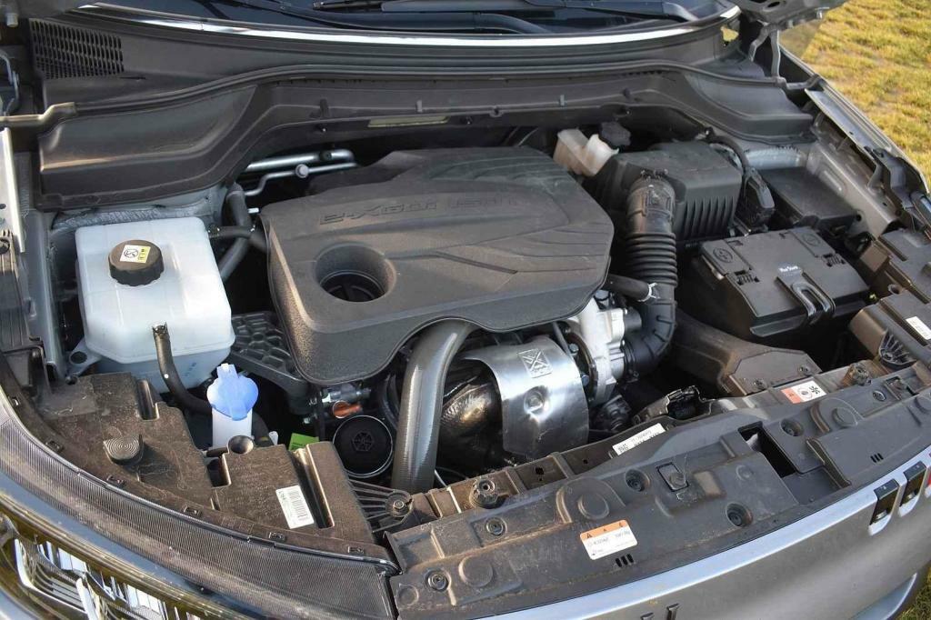 Motor je výkonný, ale žíznivý.