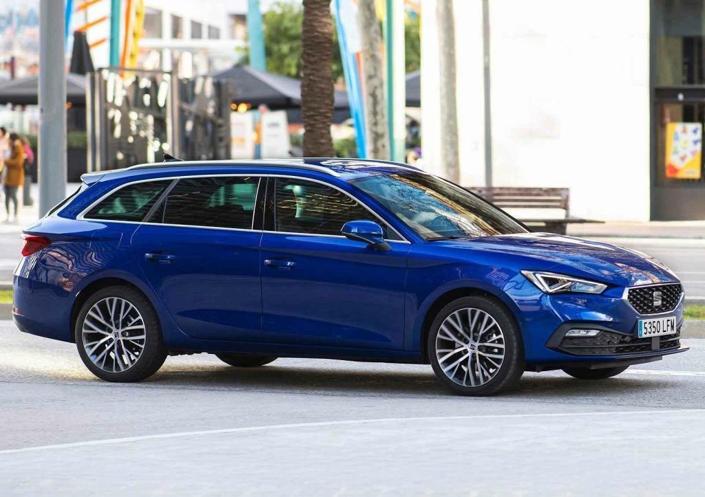 Seat Leon Sportstourer - od 686 900 Kč.