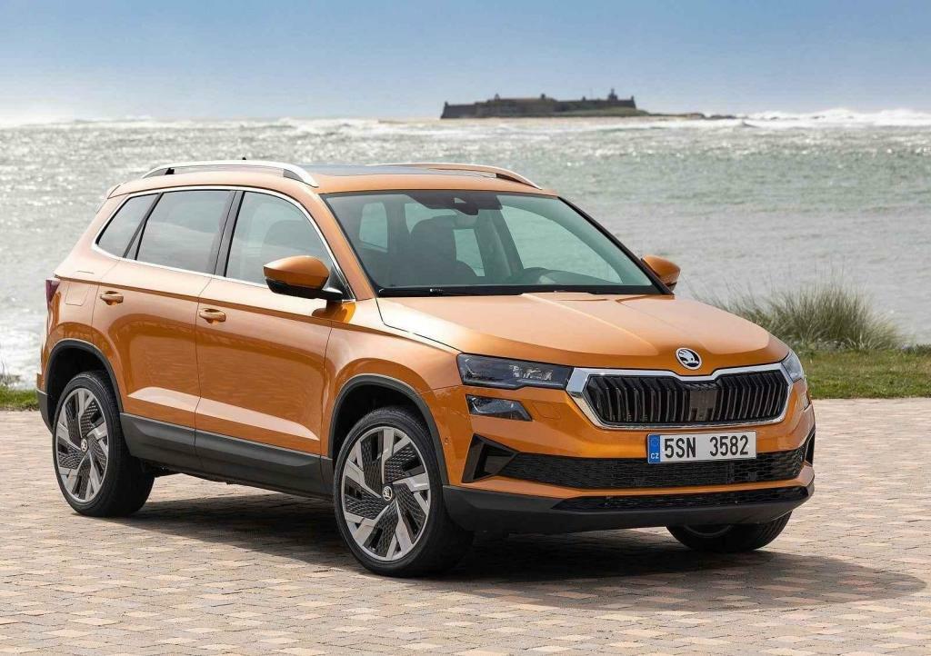 Škoda Karoq - od 749 900 Kč.