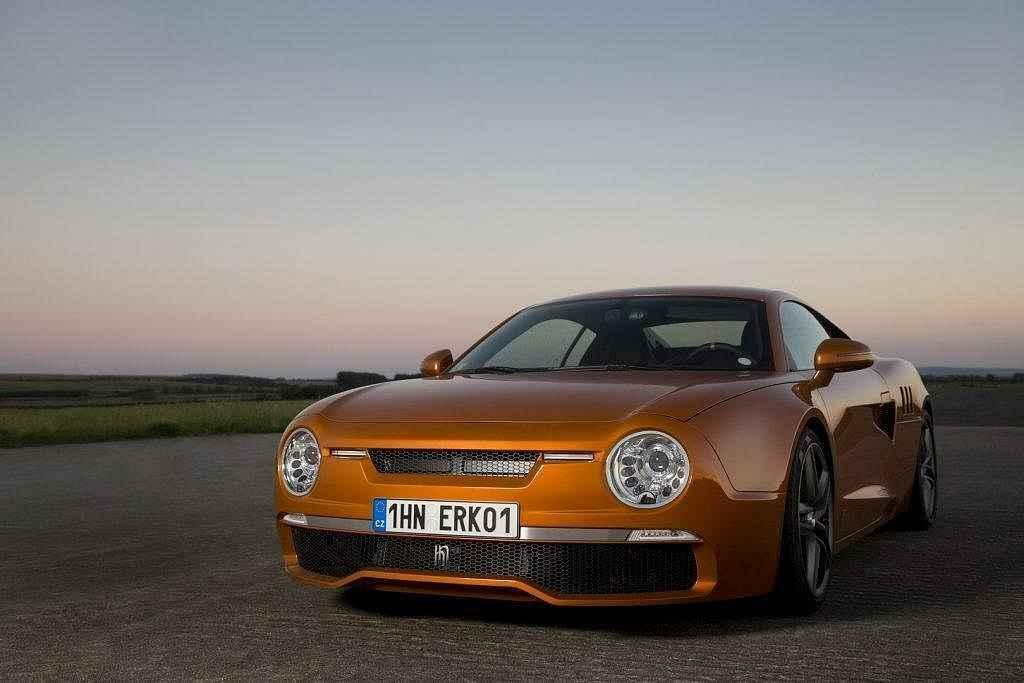 Na design se pokusil navázat projekt novodobého "erka"