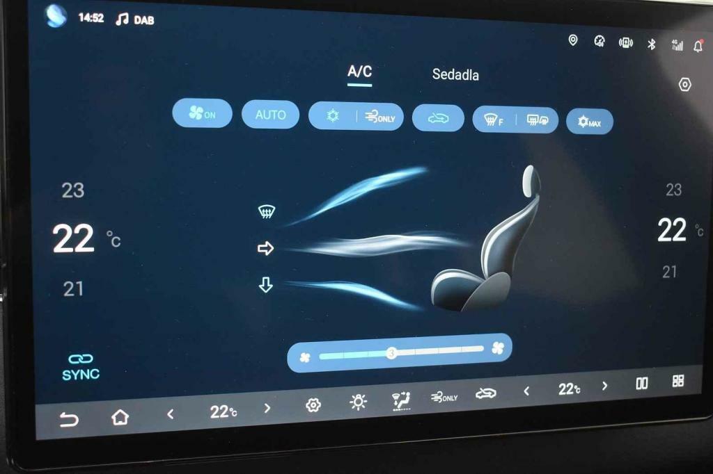 V ovládání klimatizace je i podmenu pro sedačky.