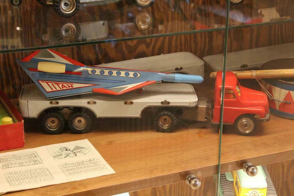 Tatra s raketou Titan.