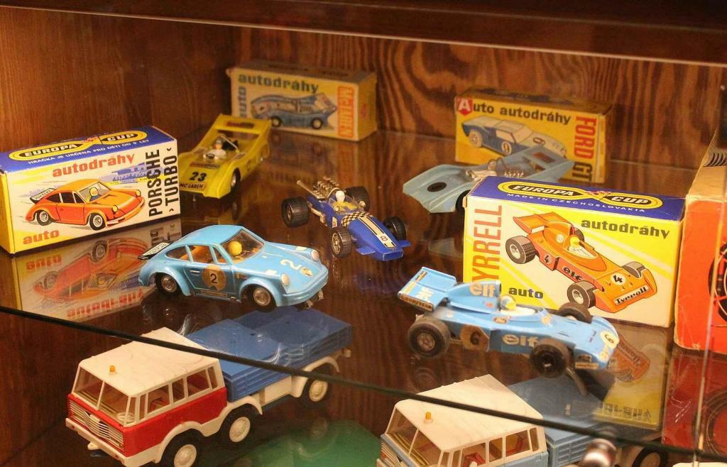 Autíčka na autodráhu Europa Cup.