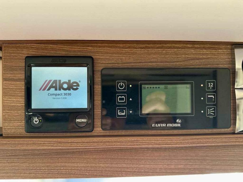 Eura Mobil 760 EF 5500 KG.