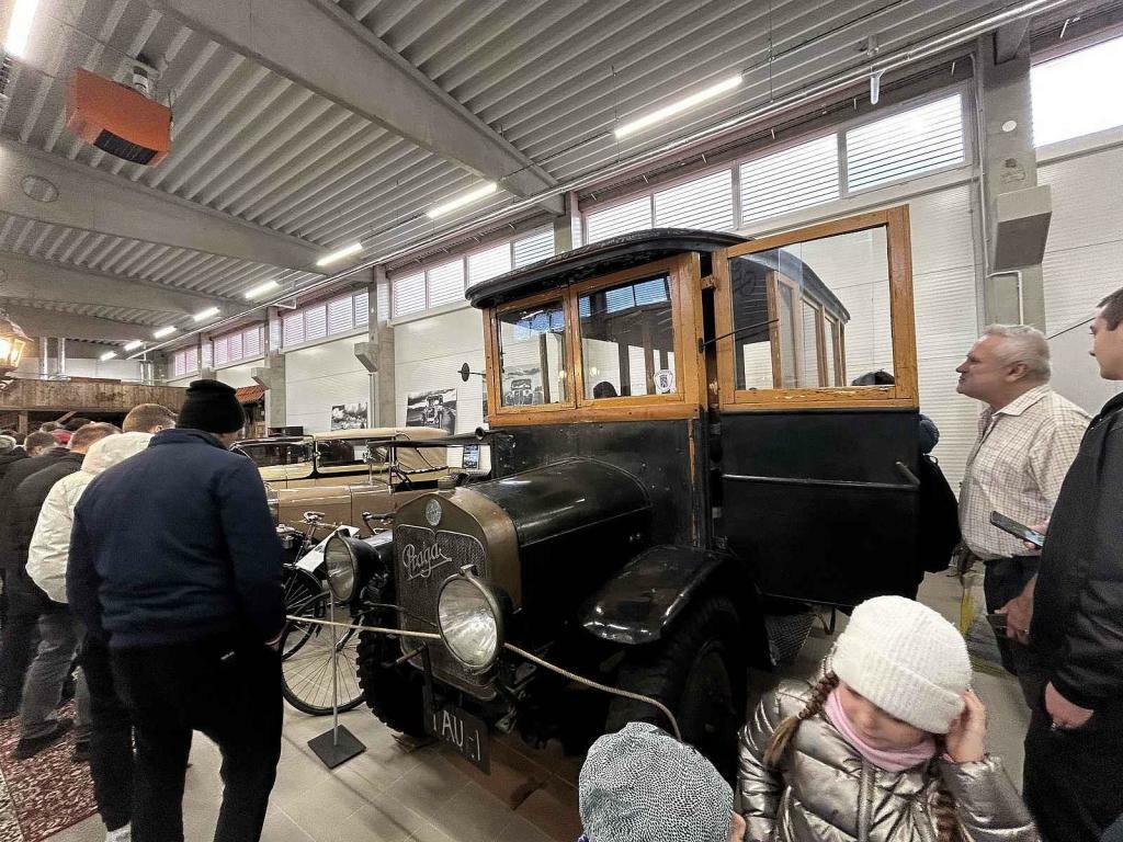 Den otevřených vrat v muzeu Veteran Praga Otrokovice, 22.11.2025.