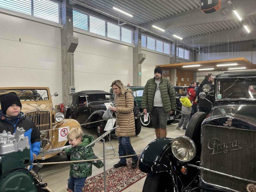 Den otevřených vrat v muzeu Veteran Praga Otrokovice, 22.11.2025.