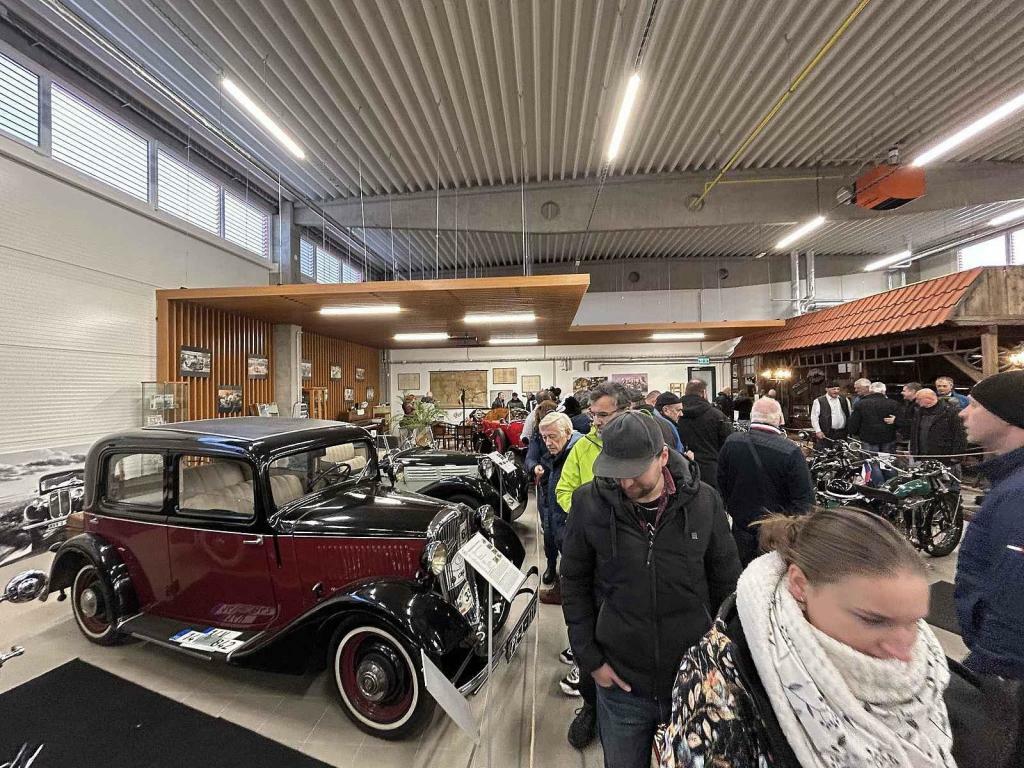 Den otevřených vrat v muzeu Veteran Praga Otrokovice, 22.11.2025.